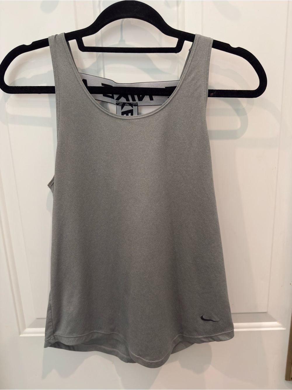 Nike Women’s Light Gray Athletic Tank Top